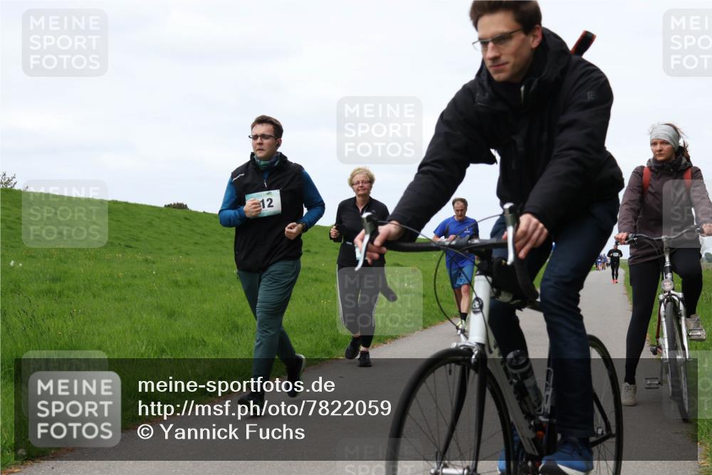 04.05.2025 - 8. Wedeler Halbmarathon Yannick Fuchs http://msf.ph/oto/7822059 04.05.2025 11:29:16 Laufen 12 meine-sportfotos.de