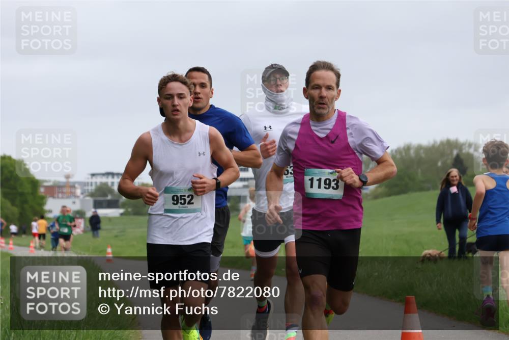 04.05.2025 - 8. Wedeler Halbmarathon Yannick Fuchs http://msf.ph/oto/7822080 04.05.2025 11:10:25 Laufen 952, 63, 1193 meine-sportfotos.de