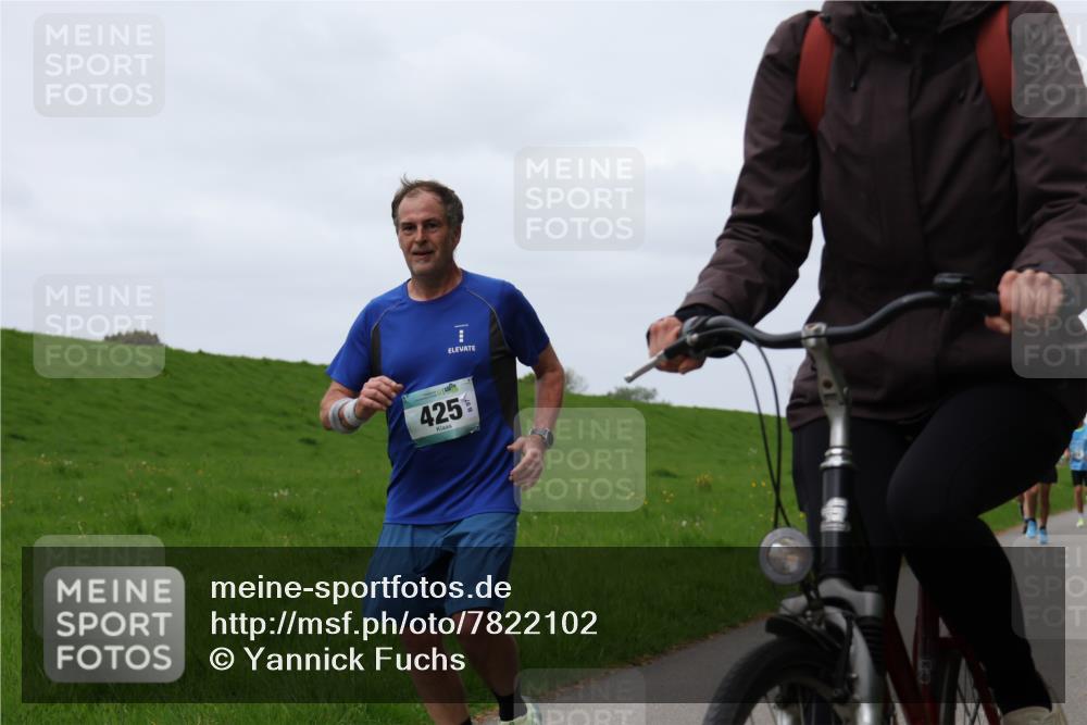 04.05.2025 - 8. Wedeler Halbmarathon Yannick Fuchs http://msf.ph/oto/7822102 04.05.2025 11:29:19 Laufen 425 meine-sportfotos.de