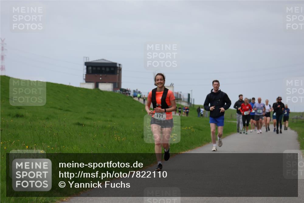 04.05.2025 - 8. Wedeler Halbmarathon Yannick Fuchs http://msf.ph/oto/7822110 04.05.2025 11:51:55 Laufen 171 meine-sportfotos.de