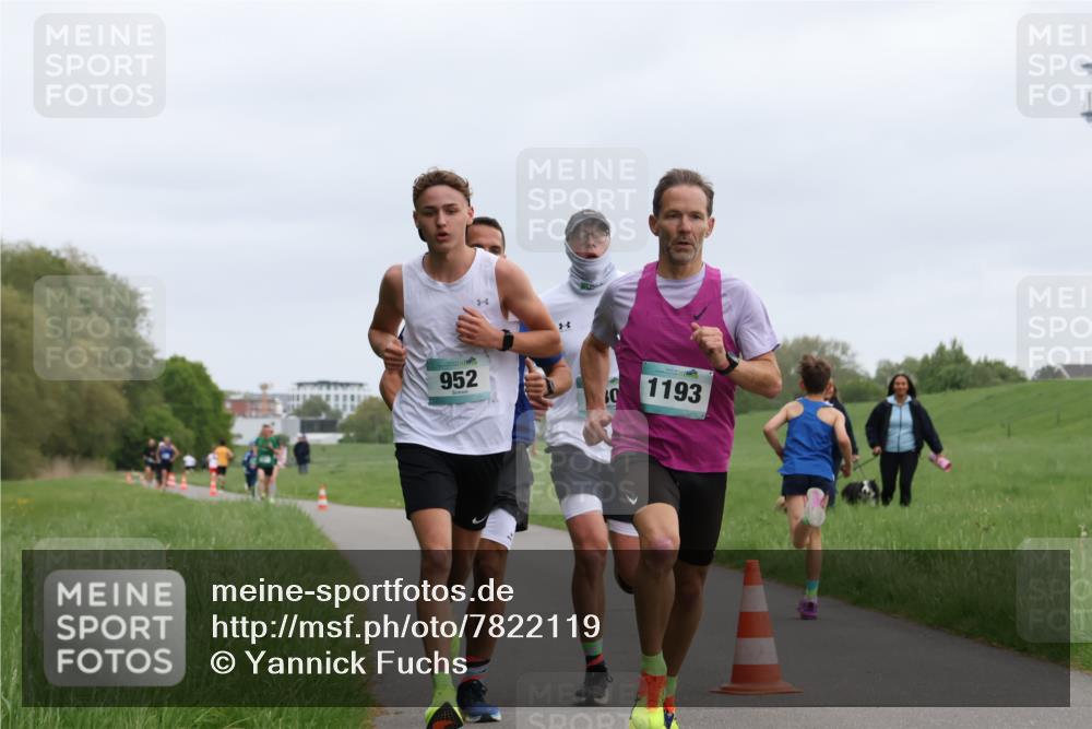 04.05.2025 - 8. Wedeler Halbmarathon Yannick Fuchs http://msf.ph/oto/7822119 04.05.2025 11:10:26 Laufen 952, 1193 meine-sportfotos.de