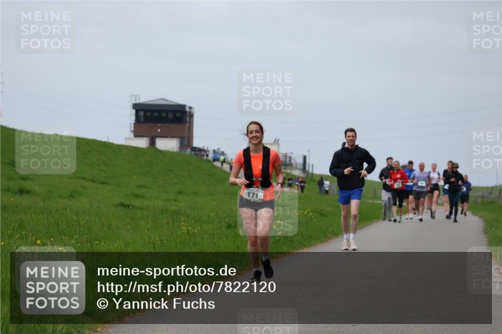 04.05.2025 - 8. Wedeler Halbmarathon Yannick Fuchs http://msf.ph/oto/7822120 04.05.2025 11:51:55 Laufen 171 meine-sportfotos.de