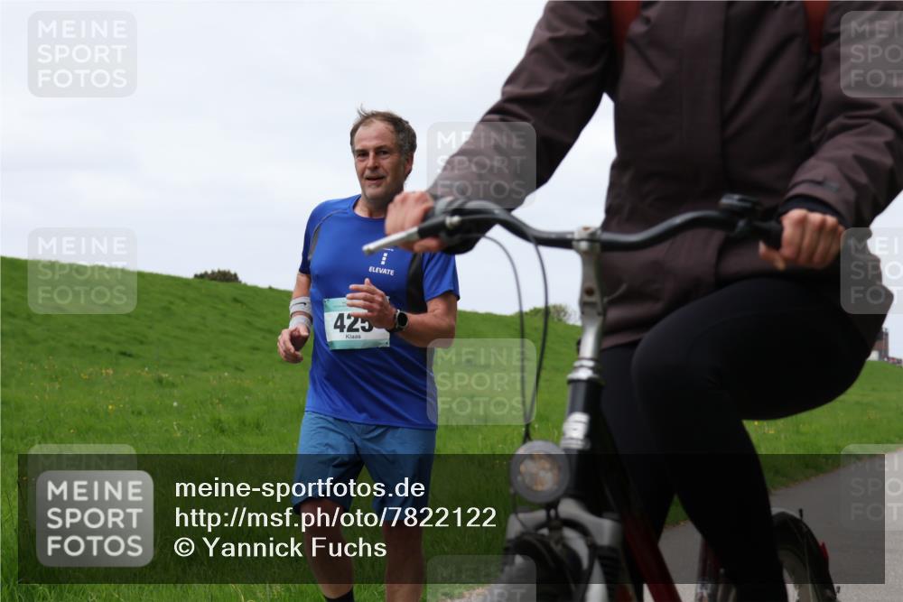 04.05.2025 - 8. Wedeler Halbmarathon Yannick Fuchs http://msf.ph/oto/7822122 04.05.2025 11:29:19 Laufen 425 meine-sportfotos.de