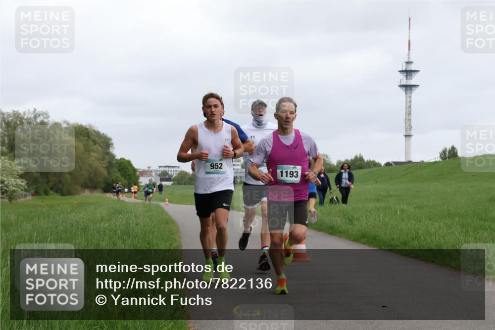 04.05.2025 - 8. Wedeler Halbmarathon Yannick Fuchs http://msf.ph/oto/7822136 04.05.2025 11:10:26 Laufen 952, 1193 meine-sportfotos.de
