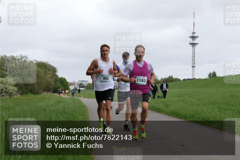 04.05.2025 - 8. Wedeler Halbmarathon Yannick Fuchs http://msf.ph/oto/7822143 04.05.2025 11:10:26 Laufen 952, 1193 meine-sportfotos.de