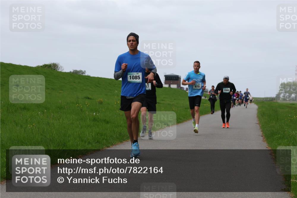 04.05.2025 - 8. Wedeler Halbmarathon Yannick Fuchs http://msf.ph/oto/7822164 04.05.2025 11:29:24 Laufen 1085, 87, 975, 1080 meine-sportfotos.de