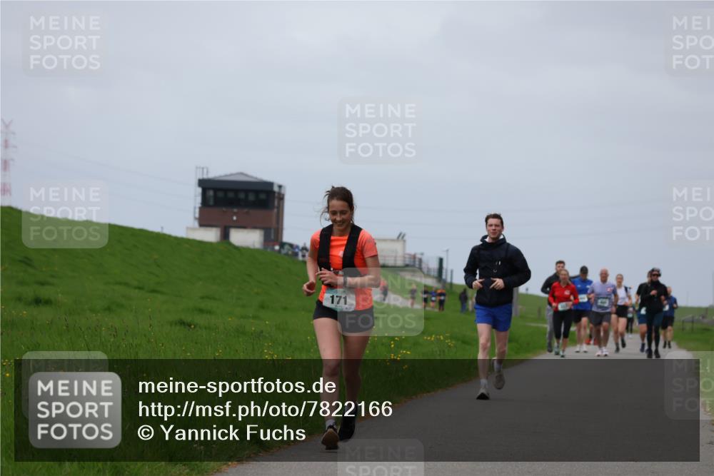 04.05.2025 - 8. Wedeler Halbmarathon Yannick Fuchs http://msf.ph/oto/7822166 04.05.2025 11:51:56 Laufen 171 meine-sportfotos.de