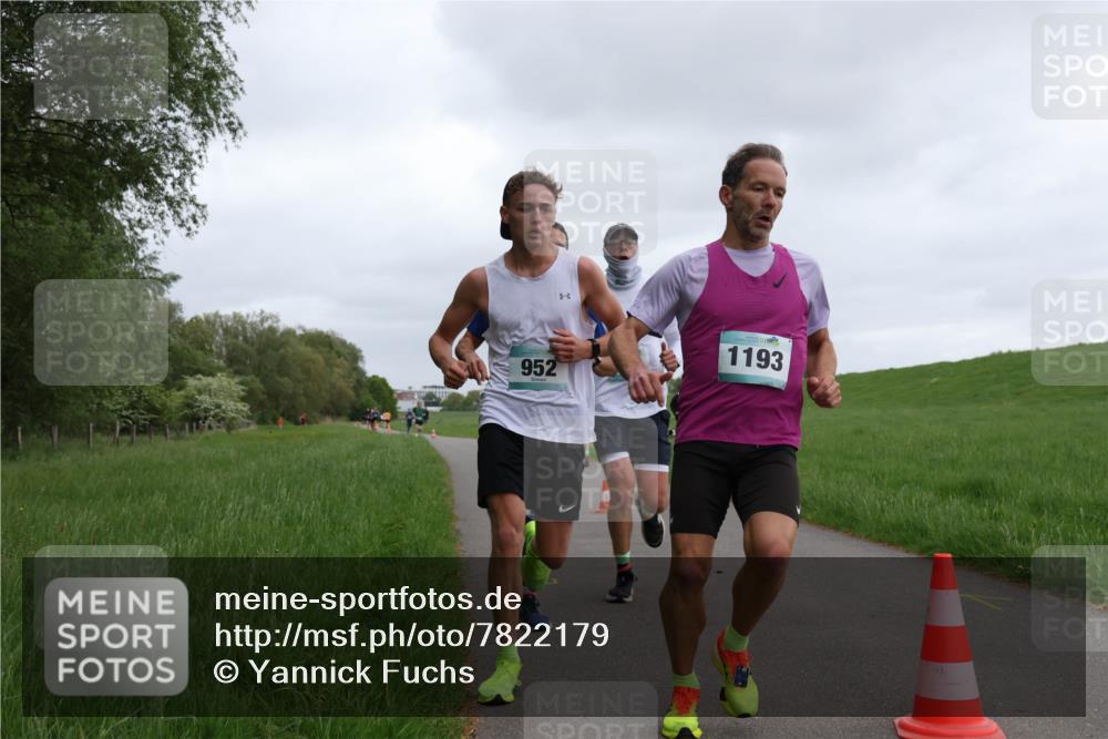 04.05.2025 - 8. Wedeler Halbmarathon Yannick Fuchs http://msf.ph/oto/7822179 04.05.2025 11:10:27 Laufen 952, 1193 meine-sportfotos.de