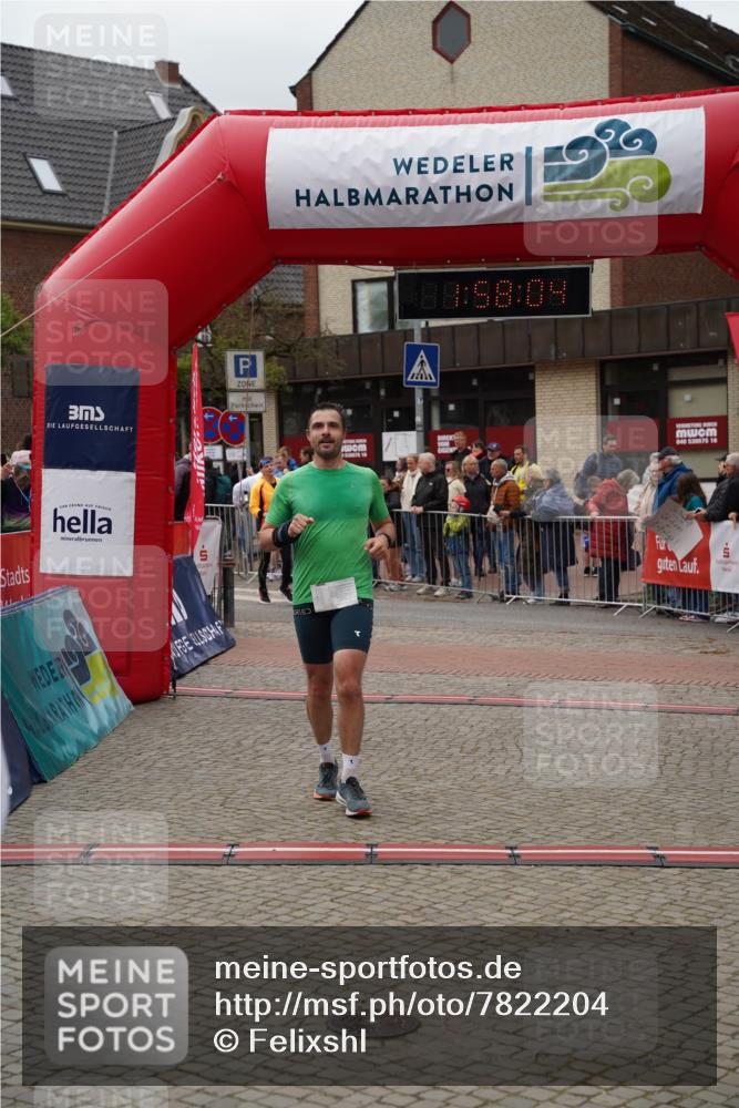 04.05.2025 - 8. Wedeler Halbmarathon Felixshl http://msf.ph/oto/7822204 04.05.2025 11:58:02 Ziel 138, 143 meine-sportfotos.de