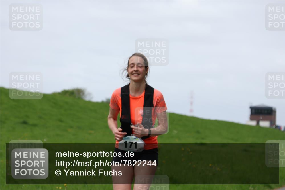 04.05.2025 - 8. Wedeler Halbmarathon Yannick Fuchs http://msf.ph/oto/7822244 04.05.2025 11:52:03 Laufen 171 meine-sportfotos.de