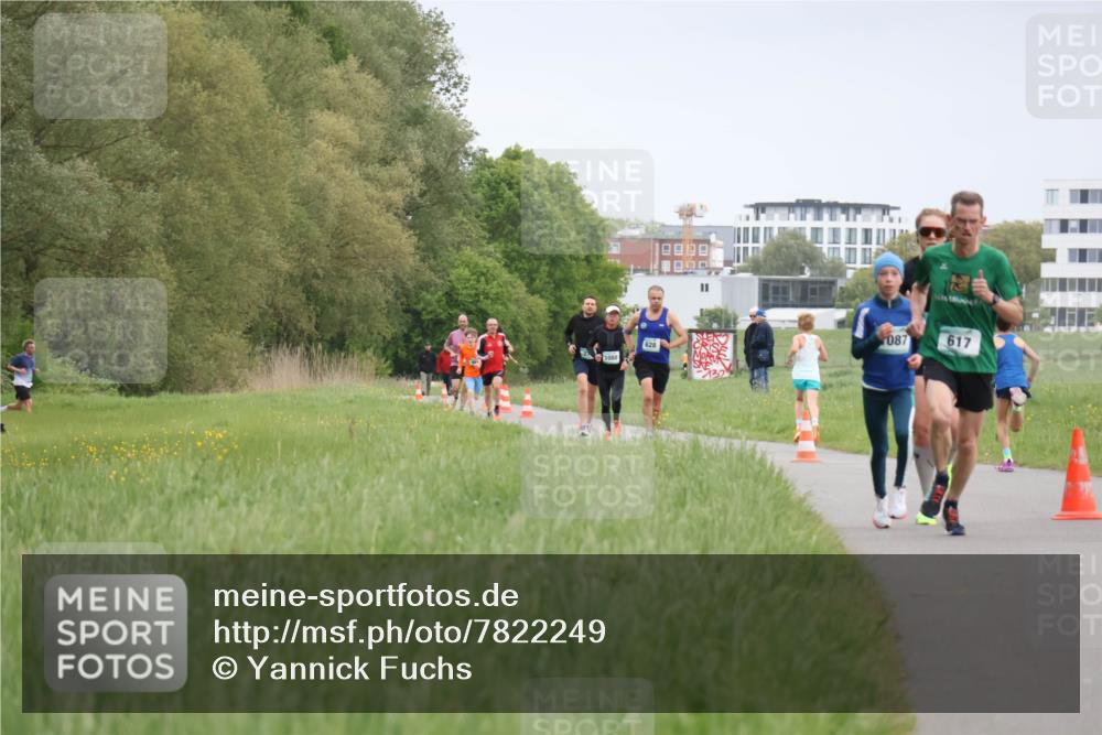 04.05.2025 - 8. Wedeler Halbmarathon Yannick Fuchs http://msf.ph/oto/7822249 04.05.2025 11:10:35 Laufen 1088, 628, 087, 617 meine-sportfotos.de