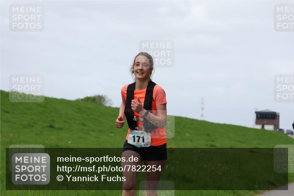 04.05.2025 - 8. Wedeler Halbmarathon Yannick Fuchs http://msf.ph/oto/7822254 04.05.2025 11:52:03 Laufen  meine-sportfotos.de