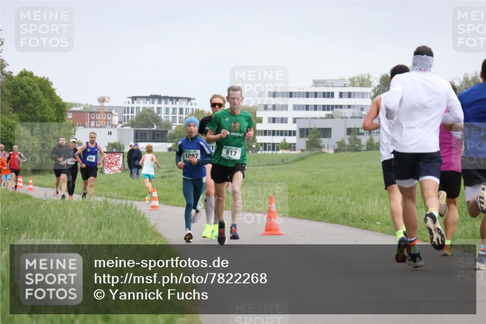 04.05.2025 - 8. Wedeler Halbmarathon Yannick Fuchs http://msf.ph/oto/7822268 04.05.2025 11:10:36 Laufen 1080, 628, 1087, 617 meine-sportfotos.de