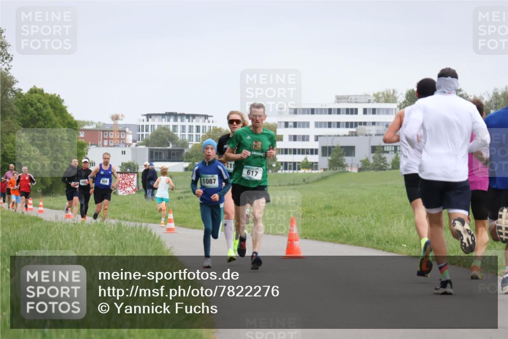 04.05.2025 - 8. Wedeler Halbmarathon Yannick Fuchs http://msf.ph/oto/7822276 04.05.2025 11:10:36 Laufen 10, 628, 1087, 15, 617 meine-sportfotos.de