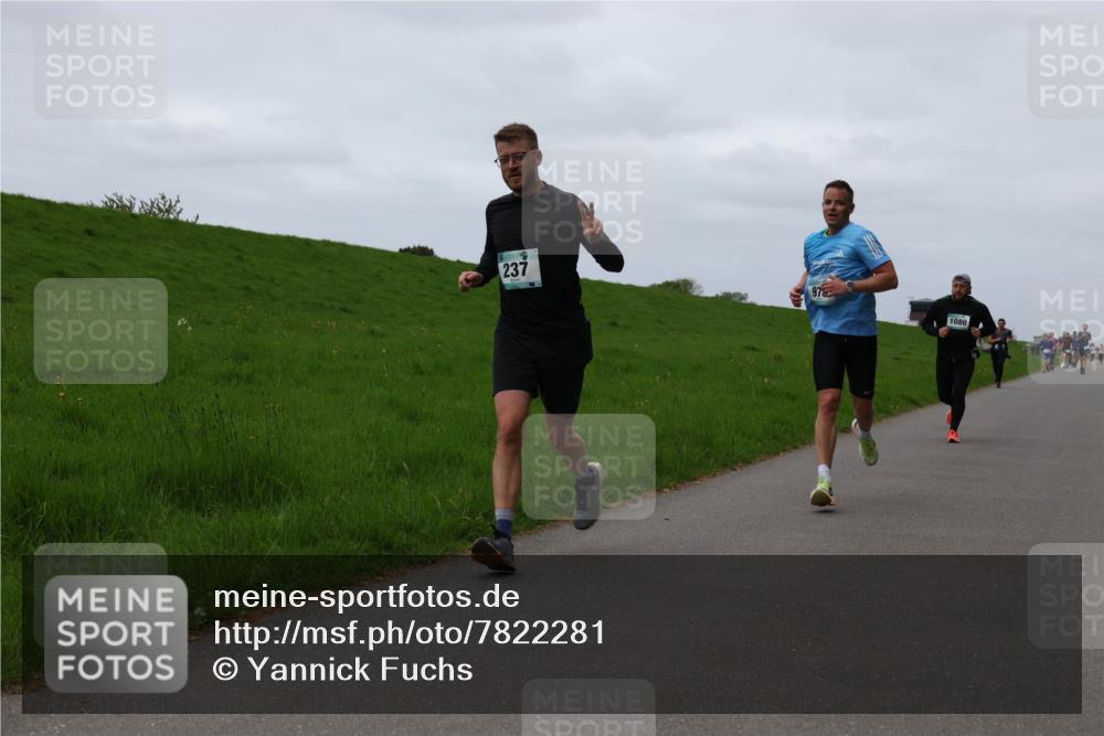 04.05.2025 - 8. Wedeler Halbmarathon Yannick Fuchs http://msf.ph/oto/7822281 04.05.2025 11:29:28 Laufen 237, 97, 1080 meine-sportfotos.de