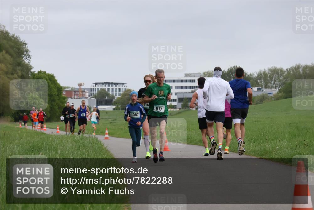 04.05.2025 - 8. Wedeler Halbmarathon Yannick Fuchs http://msf.ph/oto/7822288 04.05.2025 11:10:37 Laufen 1087, 115, 617 meine-sportfotos.de