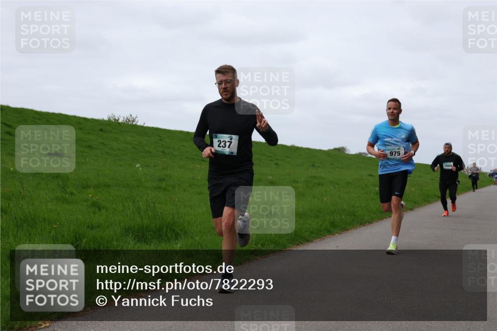 04.05.2025 - 8. Wedeler Halbmarathon Yannick Fuchs http://msf.ph/oto/7822293 04.05.2025 11:29:28 Laufen 237, 975, 1080 meine-sportfotos.de
