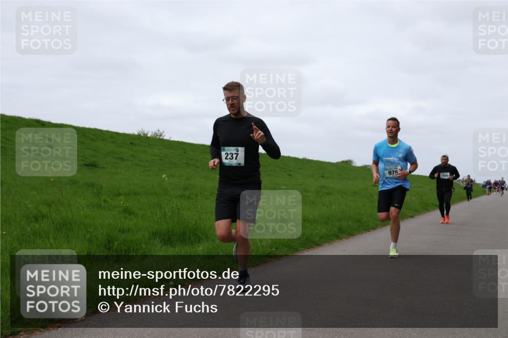 04.05.2025 - 8. Wedeler Halbmarathon Yannick Fuchs http://msf.ph/oto/7822295 04.05.2025 11:29:28 Laufen 237, 02, 975, 1080 meine-sportfotos.de