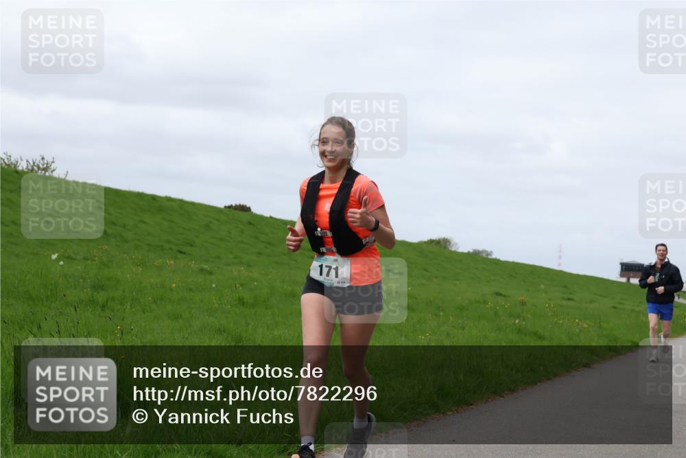 04.05.2025 - 8. Wedeler Halbmarathon Yannick Fuchs http://msf.ph/oto/7822296 04.05.2025 11:52:04 Laufen 171, 14 meine-sportfotos.de