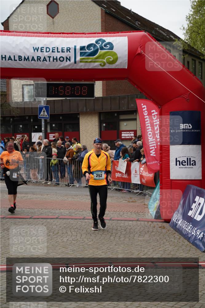 04.05.2025 - 8. Wedeler Halbmarathon Felixshl http://msf.ph/oto/7822300 04.05.2025 11:58:06 Ziel 143, 252, 763 meine-sportfotos.de