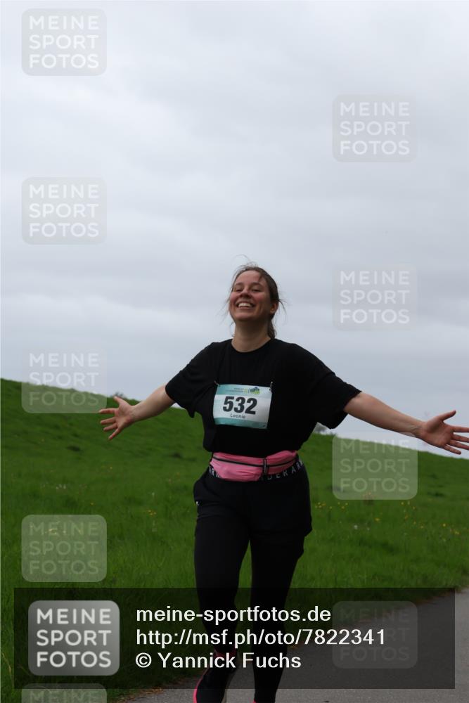 04.05.2025 - 8. Wedeler Halbmarathon Yannick Fuchs http://msf.ph/oto/7822341 04.05.2025 12:11:28 Laufen 532 meine-sportfotos.de