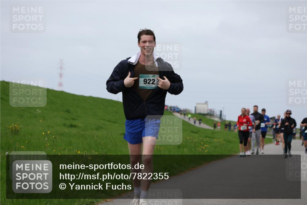 04.05.2025 - 8. Wedeler Halbmarathon Yannick Fuchs http://msf.ph/oto/7822355 04.05.2025 11:52:06 Laufen 922 meine-sportfotos.de