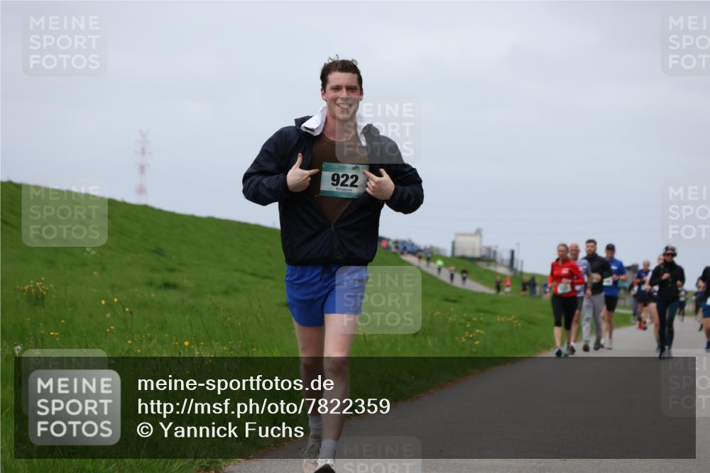 04.05.2025 - 8. Wedeler Halbmarathon Yannick Fuchs http://msf.ph/oto/7822359 04.05.2025 11:52:06 Laufen 922 meine-sportfotos.de