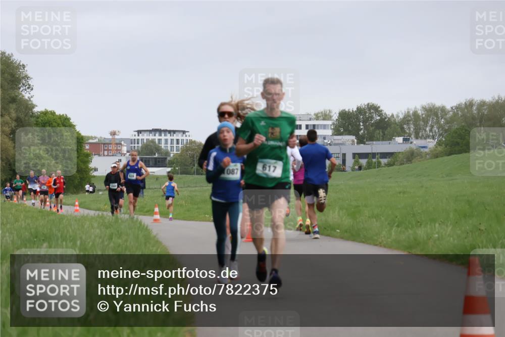 04.05.2025 - 8. Wedeler Halbmarathon Yannick Fuchs http://msf.ph/oto/7822375 04.05.2025 11:10:39 Laufen 628, 087, 617 meine-sportfotos.de