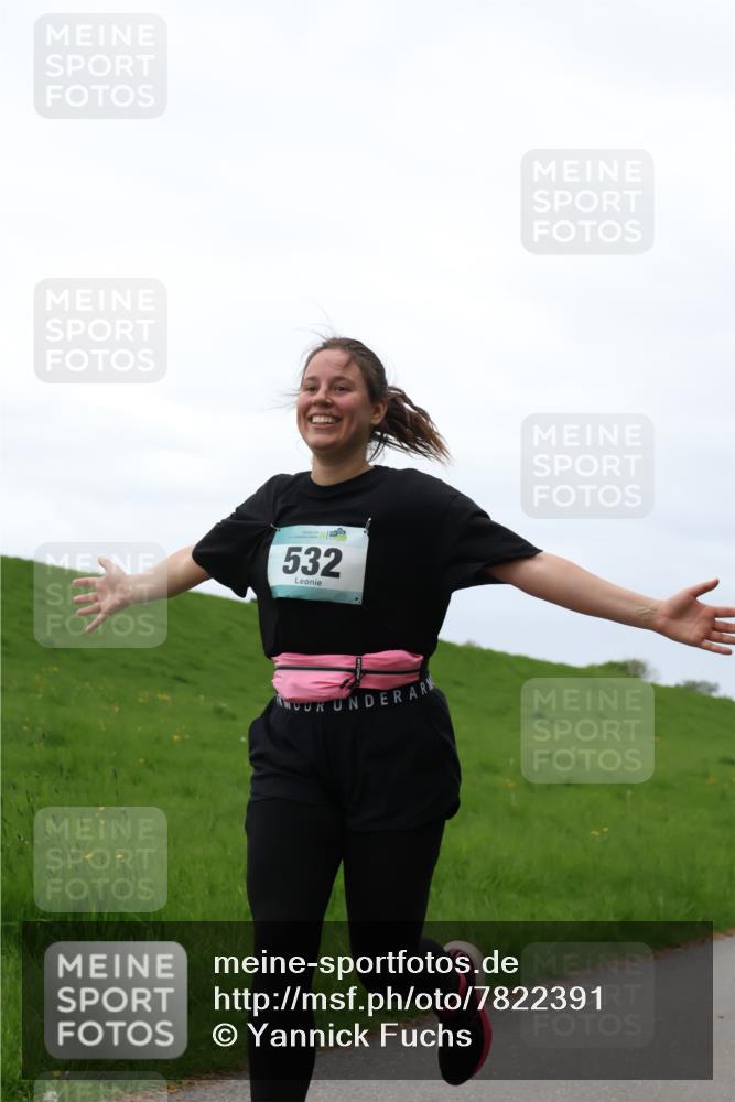 04.05.2025 - 8. Wedeler Halbmarathon Yannick Fuchs http://msf.ph/oto/7822391 04.05.2025 12:11:29 Laufen 6, 532 meine-sportfotos.de