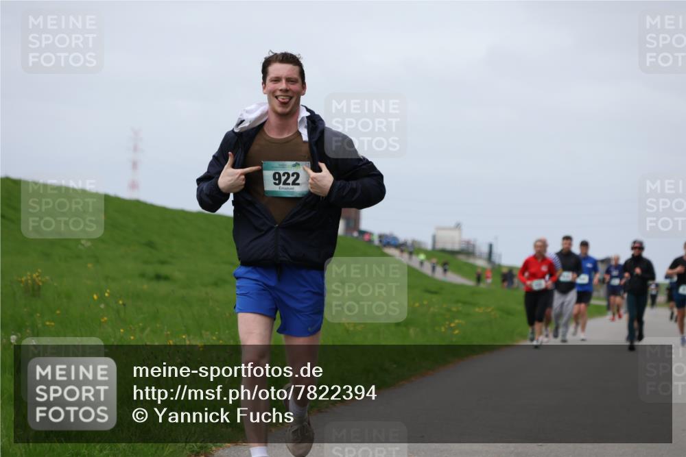 04.05.2025 - 8. Wedeler Halbmarathon Yannick Fuchs http://msf.ph/oto/7822394 04.05.2025 11:52:06 Laufen 922 meine-sportfotos.de