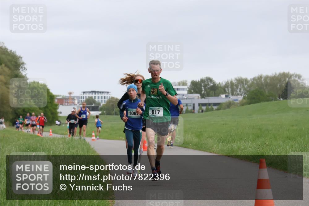 04.05.2025 - 8. Wedeler Halbmarathon Yannick Fuchs http://msf.ph/oto/7822396 04.05.2025 11:10:40 Laufen 108, 617 meine-sportfotos.de