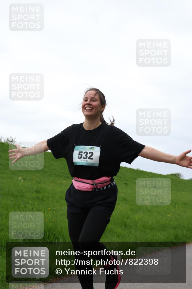 04.05.2025 - 8. Wedeler Halbmarathon Yannick Fuchs http://msf.ph/oto/7822398 04.05.2025 12:11:29 Laufen 532 meine-sportfotos.de