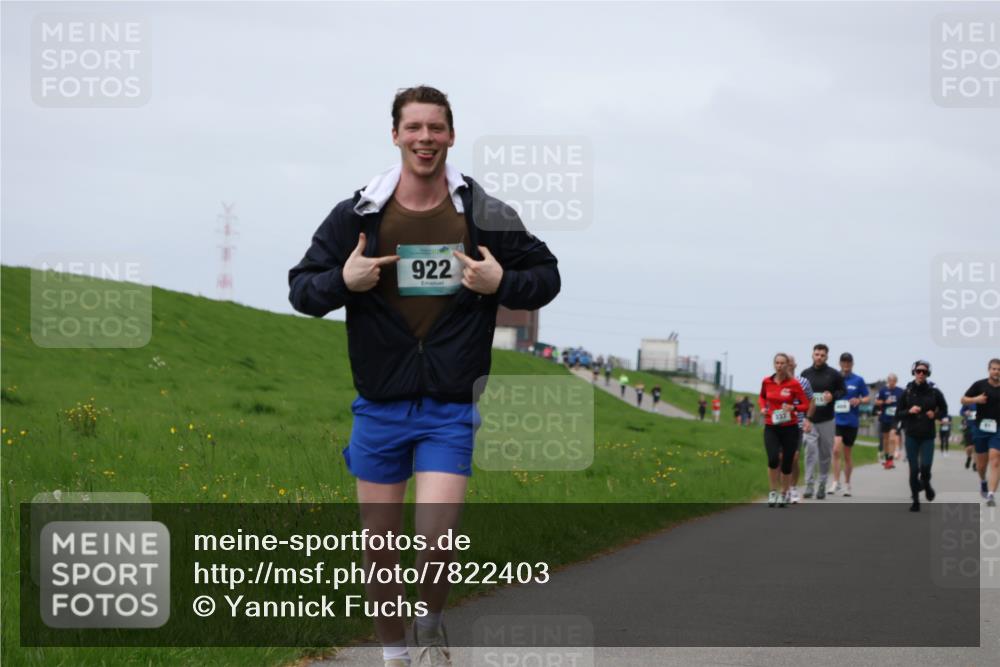 04.05.2025 - 8. Wedeler Halbmarathon Yannick Fuchs http://msf.ph/oto/7822403 04.05.2025 11:52:07 Laufen 922 meine-sportfotos.de