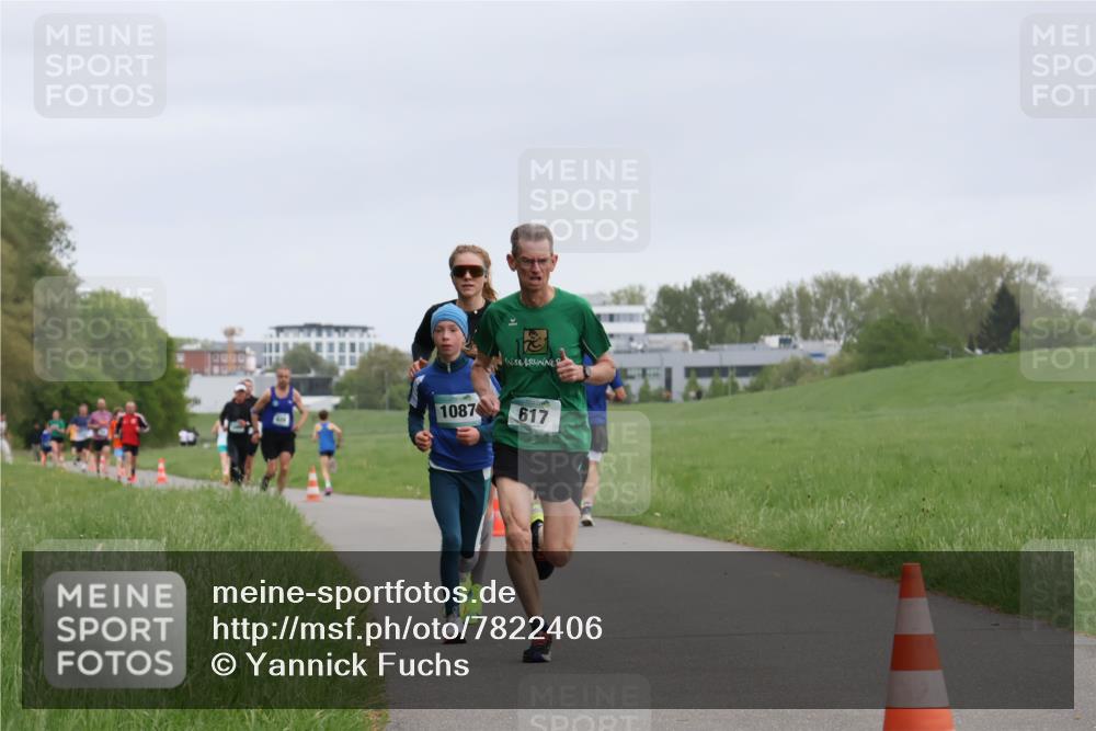 04.05.2025 - 8. Wedeler Halbmarathon Yannick Fuchs http://msf.ph/oto/7822406 04.05.2025 11:10:40 Laufen 1087, 617 meine-sportfotos.de