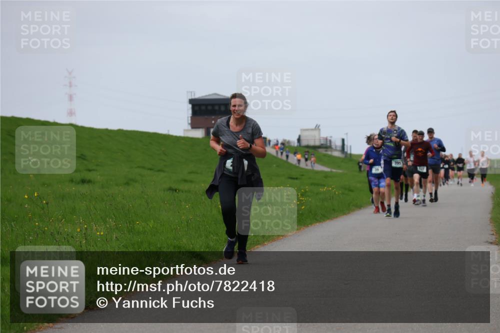 04.05.2025 - 8. Wedeler Halbmarathon Yannick Fuchs http://msf.ph/oto/7822418 04.05.2025 11:29:34 Laufen 395 meine-sportfotos.de