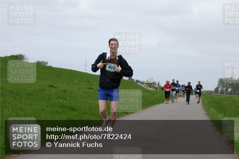 04.05.2025 - 8. Wedeler Halbmarathon Yannick Fuchs http://msf.ph/oto/7822424 04.05.2025 11:52:07 Laufen 922 meine-sportfotos.de