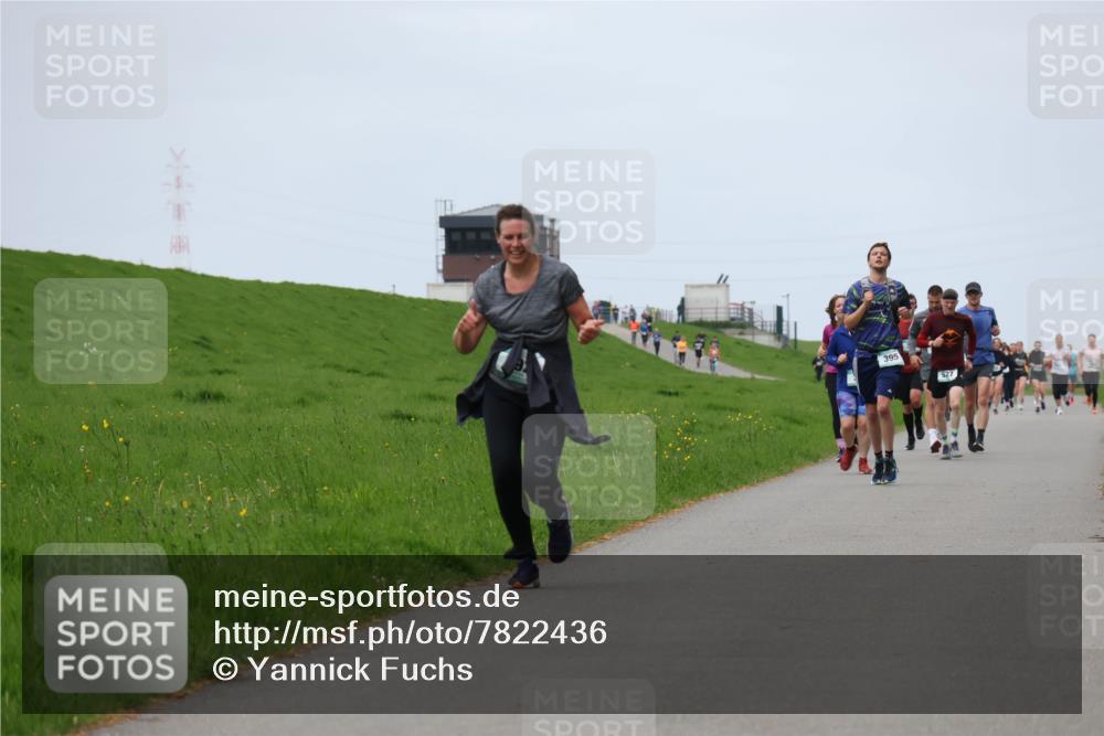 04.05.2025 - 8. Wedeler Halbmarathon Yannick Fuchs http://msf.ph/oto/7822436 04.05.2025 11:29:34 Laufen 395, 527 meine-sportfotos.de