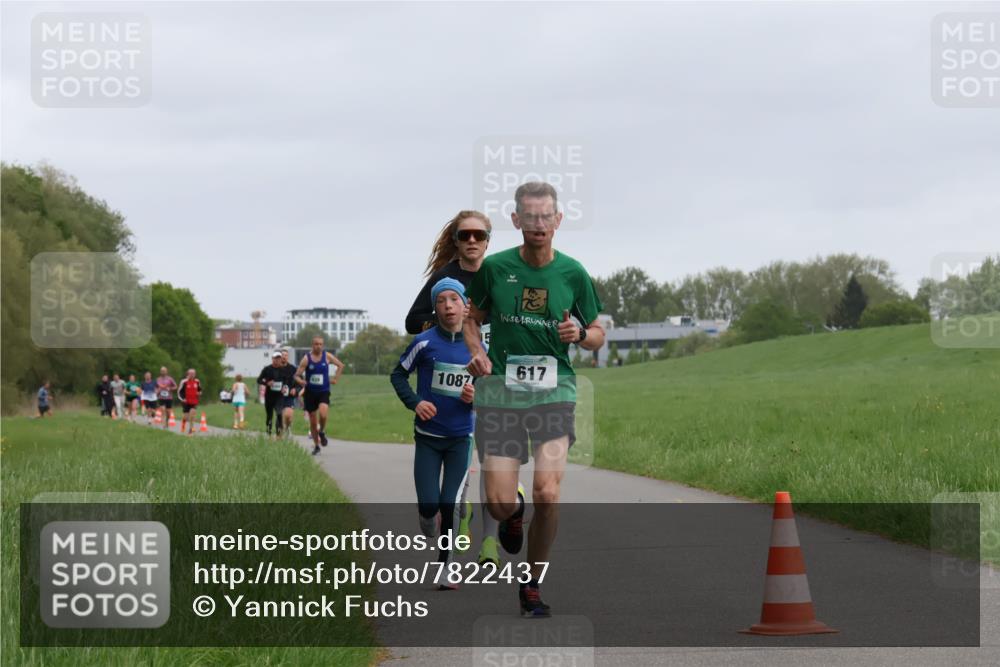 04.05.2025 - 8. Wedeler Halbmarathon Yannick Fuchs http://msf.ph/oto/7822437 04.05.2025 11:10:41 Laufen 15, 617, 1087 meine-sportfotos.de