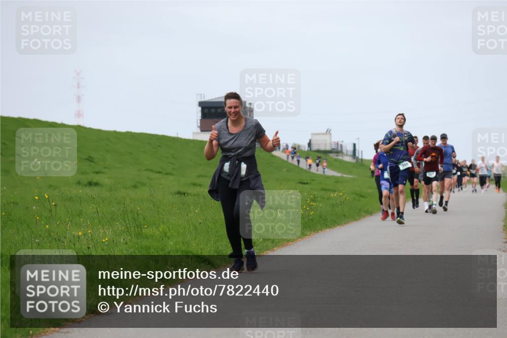 04.05.2025 - 8. Wedeler Halbmarathon Yannick Fuchs http://msf.ph/oto/7822440 04.05.2025 11:29:35 Laufen 395 meine-sportfotos.de