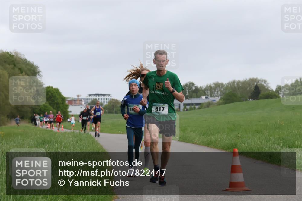 04.05.2025 - 8. Wedeler Halbmarathon Yannick Fuchs http://msf.ph/oto/7822447 04.05.2025 11:10:41 Laufen 617 meine-sportfotos.de