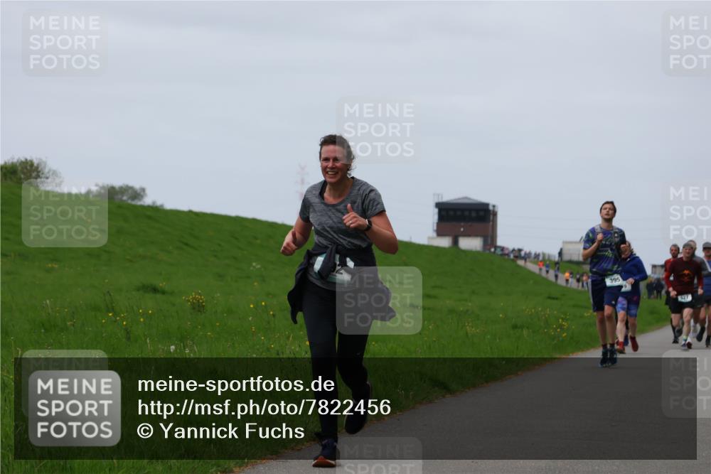04.05.2025 - 8. Wedeler Halbmarathon Yannick Fuchs http://msf.ph/oto/7822456 04.05.2025 11:29:38 Laufen 395 meine-sportfotos.de