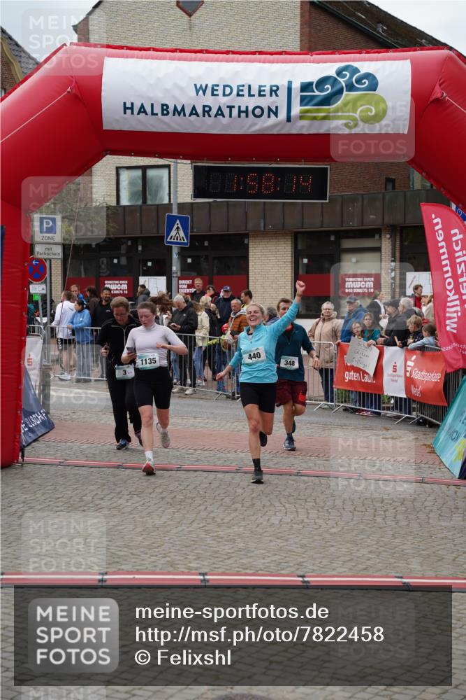 04.05.2025 - 8. Wedeler Halbmarathon Felixshl http://msf.ph/oto/7822458 04.05.2025 11:58:12 Ziel 3, 252, 348, 440, 763, 1135 meine-sportfotos.de