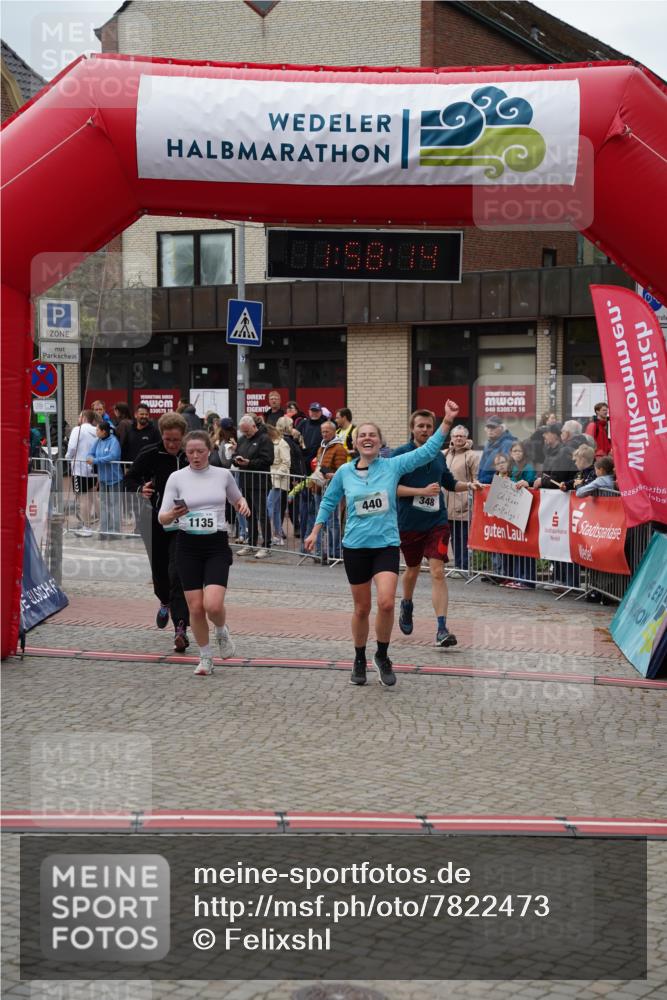 04.05.2025 - 8. Wedeler Halbmarathon Felixshl http://msf.ph/oto/7822473 04.05.2025 11:58:12 Ziel 3, 252, 348, 440, 763, 1135 meine-sportfotos.de