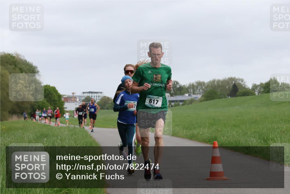 04.05.2025 - 8. Wedeler Halbmarathon Yannick Fuchs http://msf.ph/oto/7822474 04.05.2025 11:10:41 Laufen 617 meine-sportfotos.de
