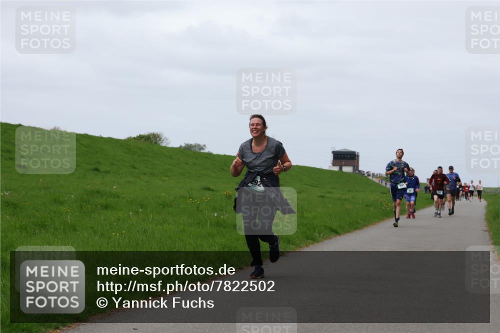 04.05.2025 - 8. Wedeler Halbmarathon Yannick Fuchs http://msf.ph/oto/7822502 04.05.2025 11:29:39 Laufen 292, 395 meine-sportfotos.de
