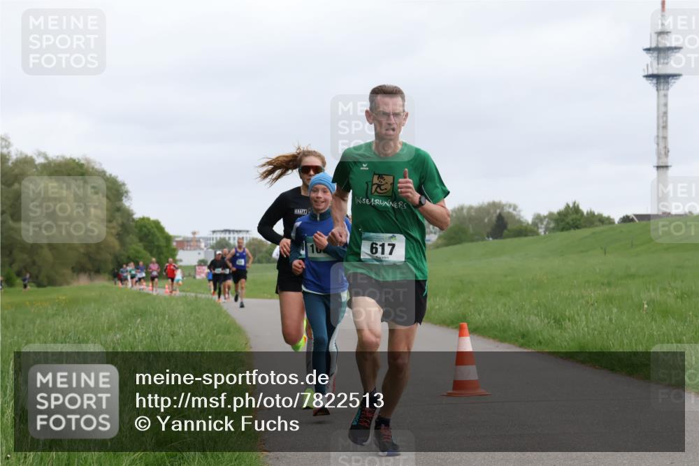 04.05.2025 - 8. Wedeler Halbmarathon Yannick Fuchs http://msf.ph/oto/7822513 04.05.2025 11:10:42 Laufen 617 meine-sportfotos.de