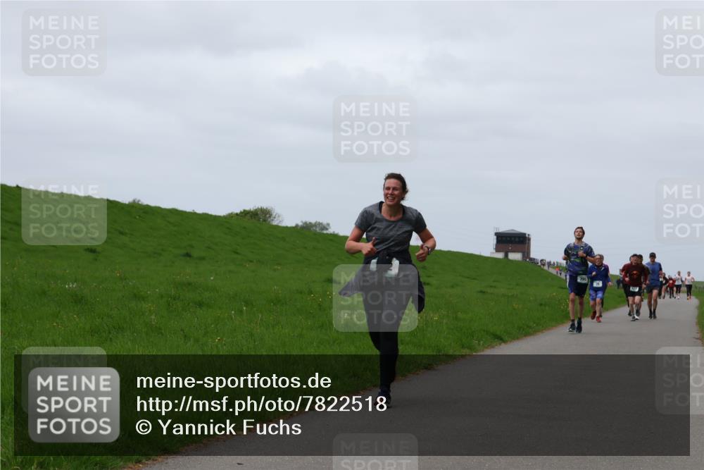 04.05.2025 - 8. Wedeler Halbmarathon Yannick Fuchs http://msf.ph/oto/7822518 04.05.2025 11:29:39 Laufen 927 meine-sportfotos.de