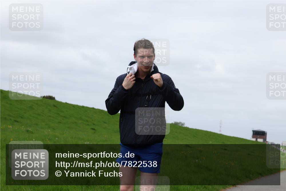 04.05.2025 - 8. Wedeler Halbmarathon Yannick Fuchs http://msf.ph/oto/7822538 04.05.2025 11:52:09 Laufen  meine-sportfotos.de