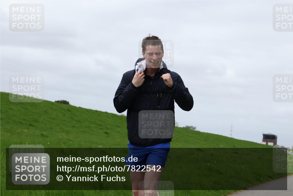 04.05.2025 - 8. Wedeler Halbmarathon Yannick Fuchs http://msf.ph/oto/7822542 04.05.2025 11:52:10 Laufen  meine-sportfotos.de