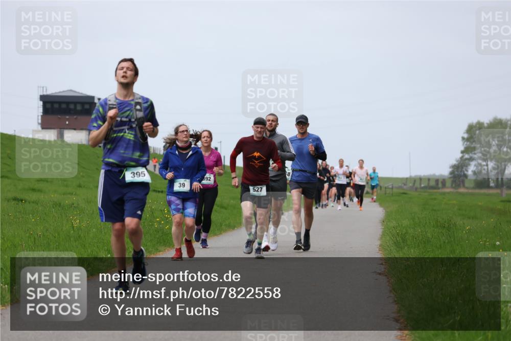 04.05.2025 - 8. Wedeler Halbmarathon Yannick Fuchs http://msf.ph/oto/7822558 04.05.2025 11:29:42 Laufen 395, 39, 92, 527 meine-sportfotos.de